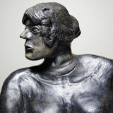 20th-century ceramic bust of a woman, art craft to be identified.