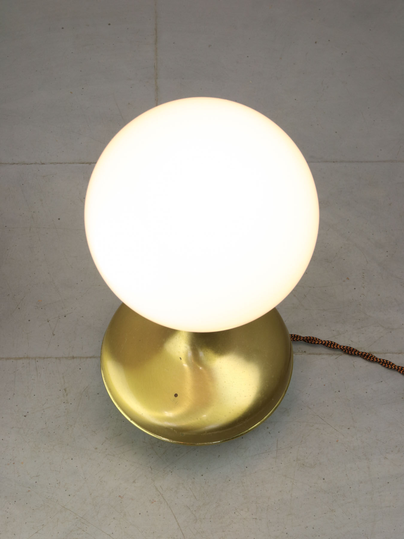 Italian mid-century modern brass & opaline glass table lamp