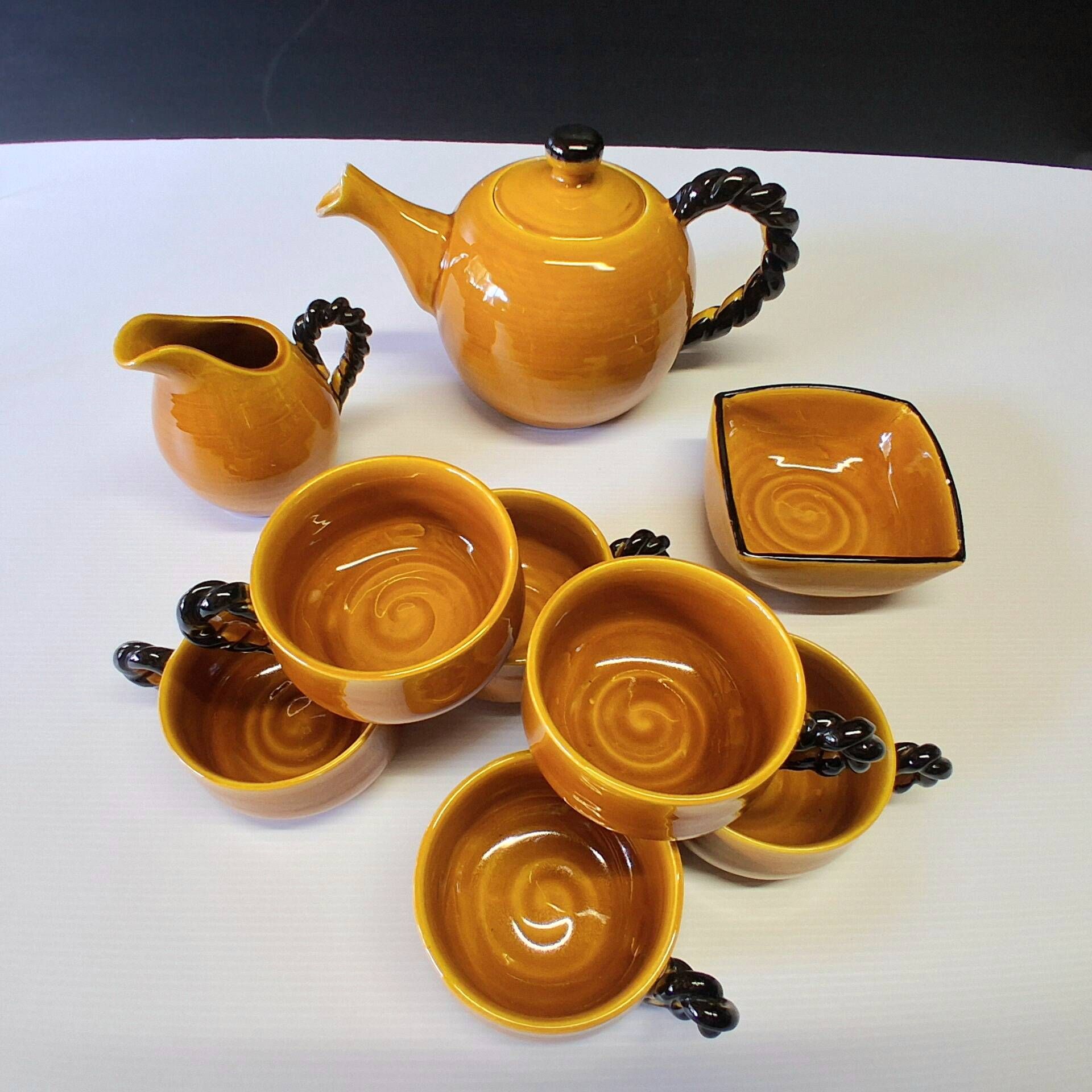 Very nice coffee service set from Vallauris in good condition.