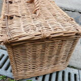 Vintage wicker basket for poultry rabbit