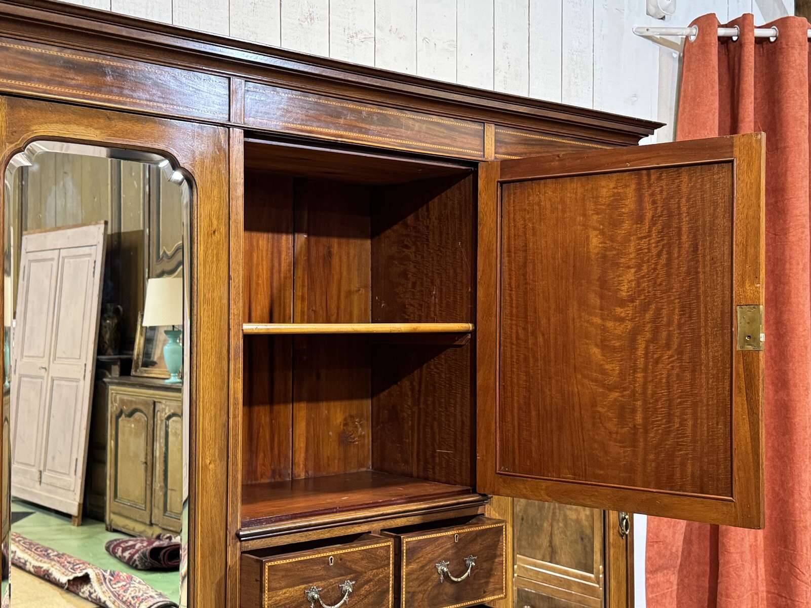 Armoire dressing anglaise en acajou 19ème