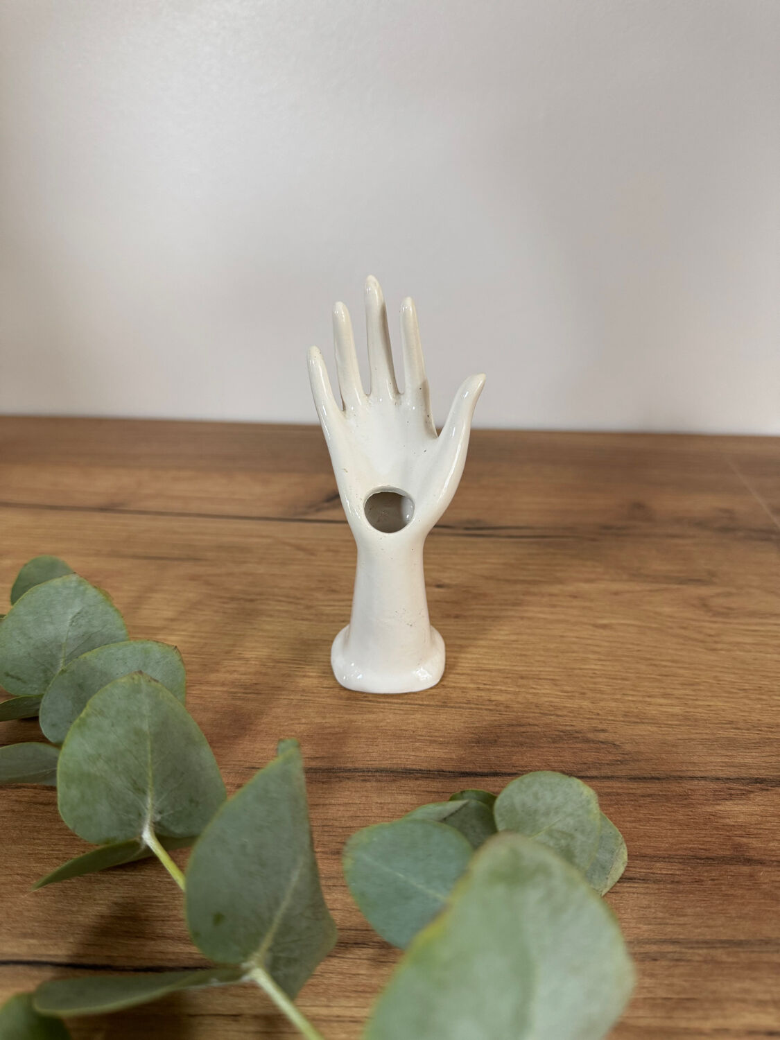 Ring holder for a single flower