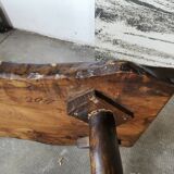 Table basse en bois brutaliste, primitive