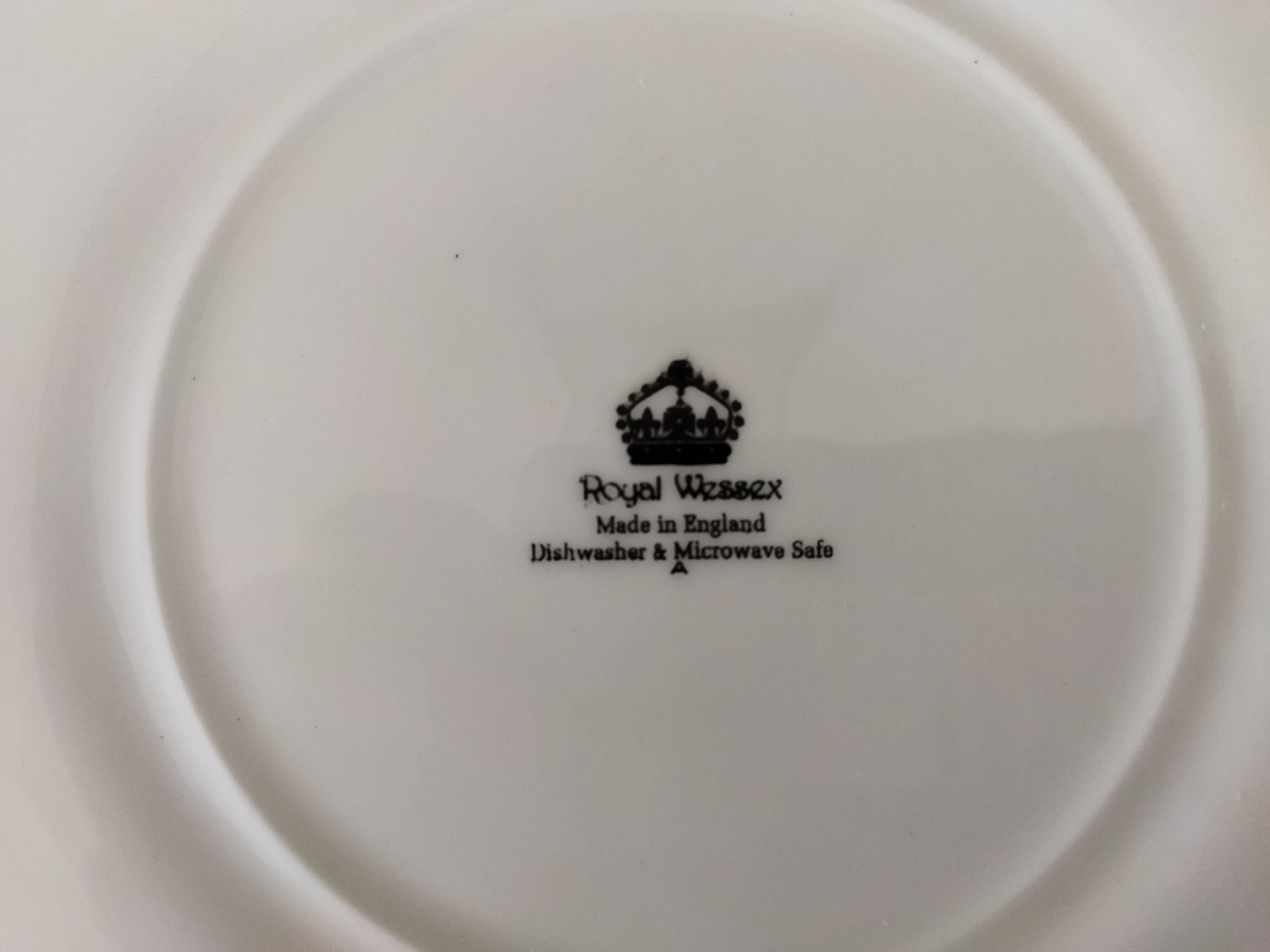 8 blue & white plates