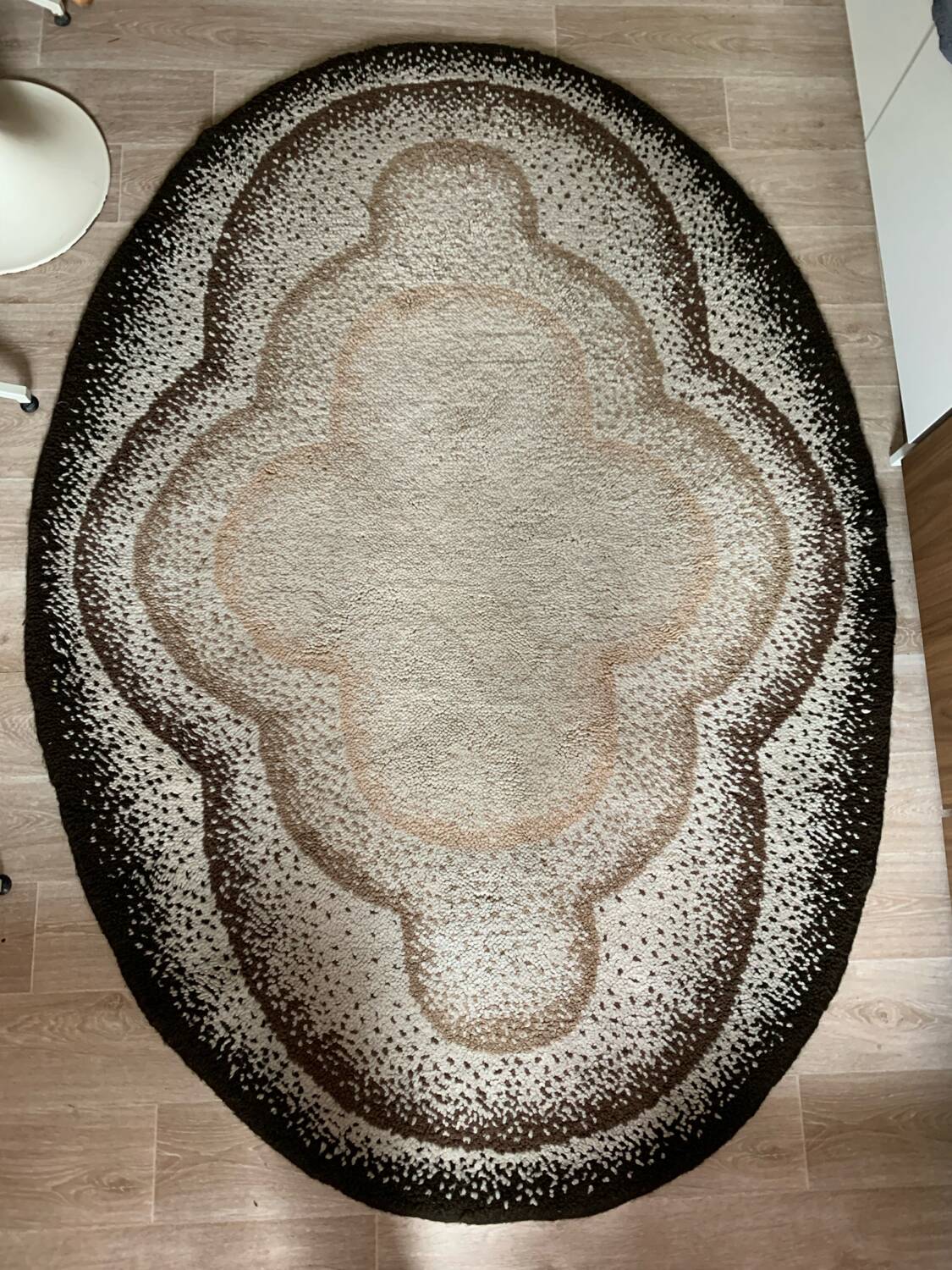 Oval rug from the 70s