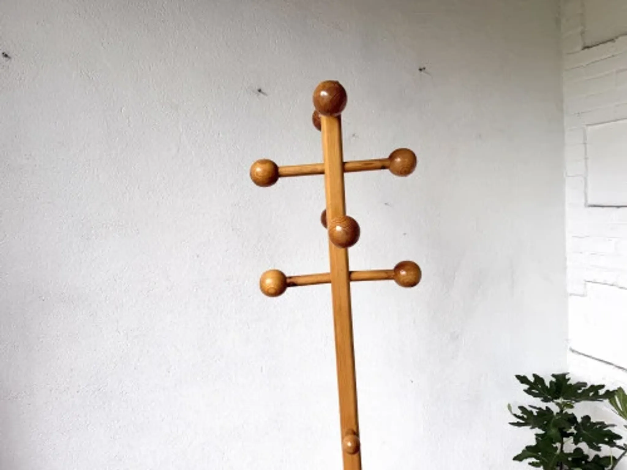 Modernist coat rack in solid pine, 1970s