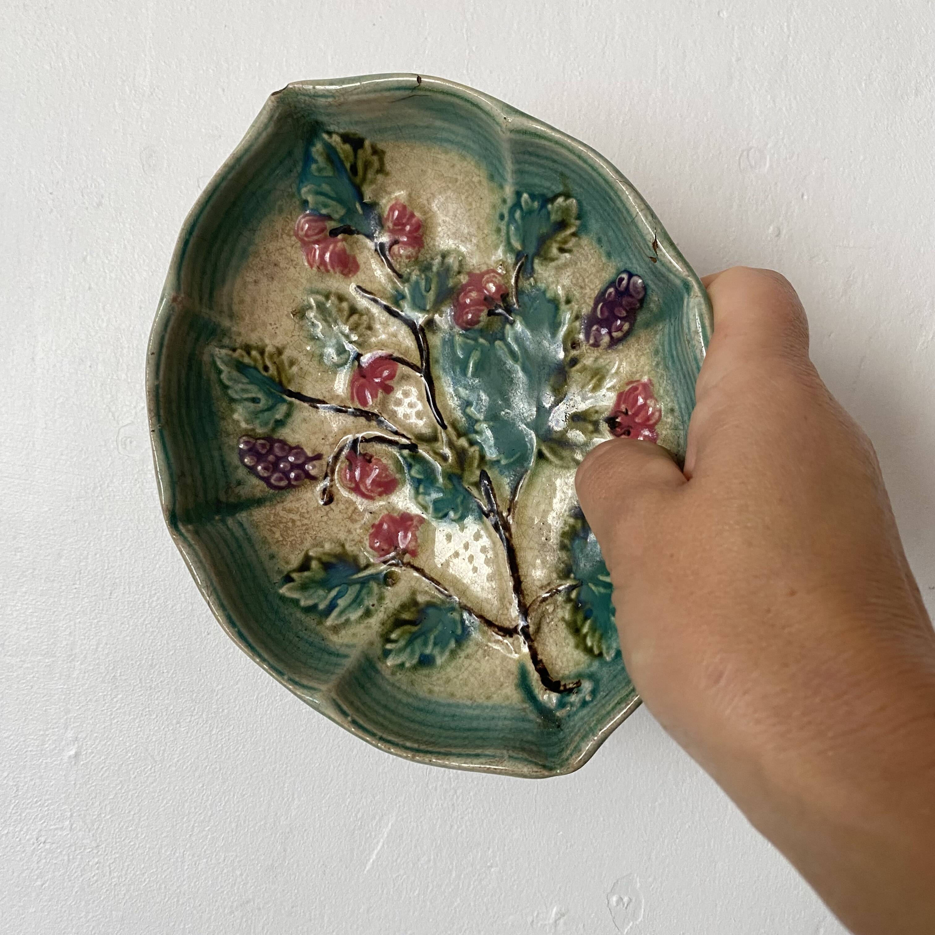 Late 19th century slip dish