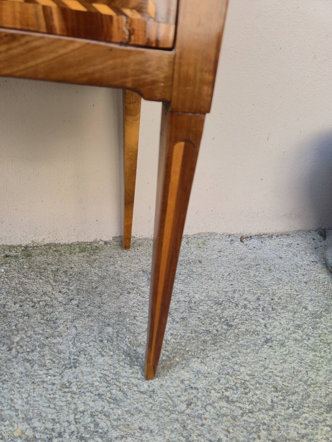 Commode Chiffonnier d'époque Louis XVI en marqueterie