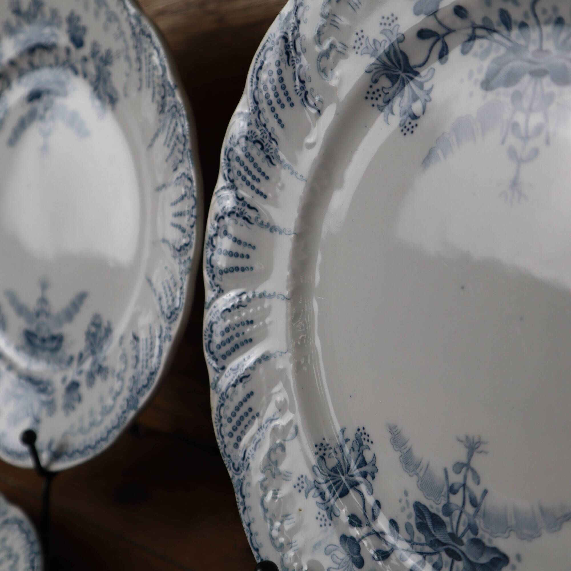 Set of 4 dessert plates from the St Amand earthenware factory, Régence model, iron earth
