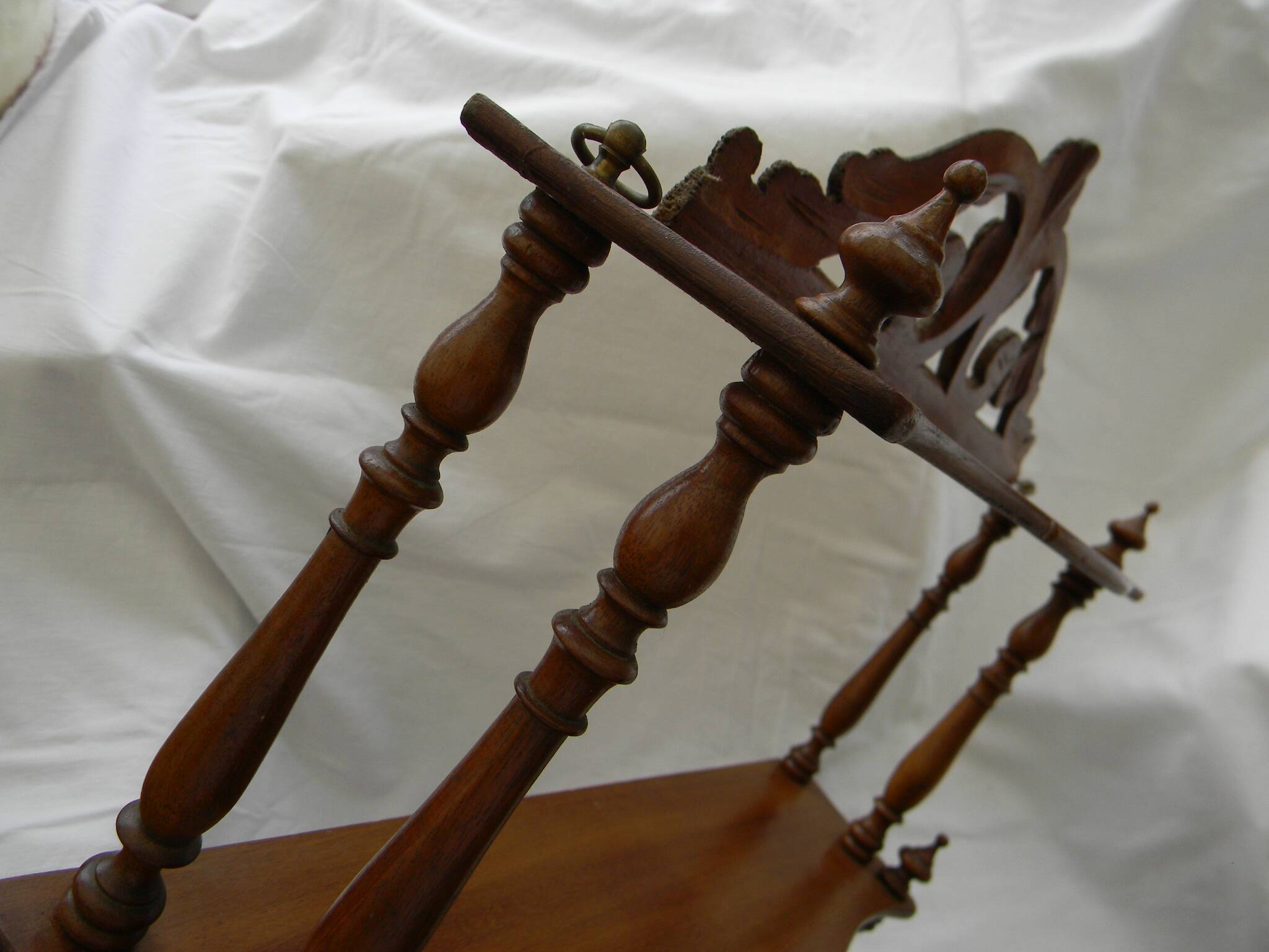 Antique mahogany shelf, 19th century.