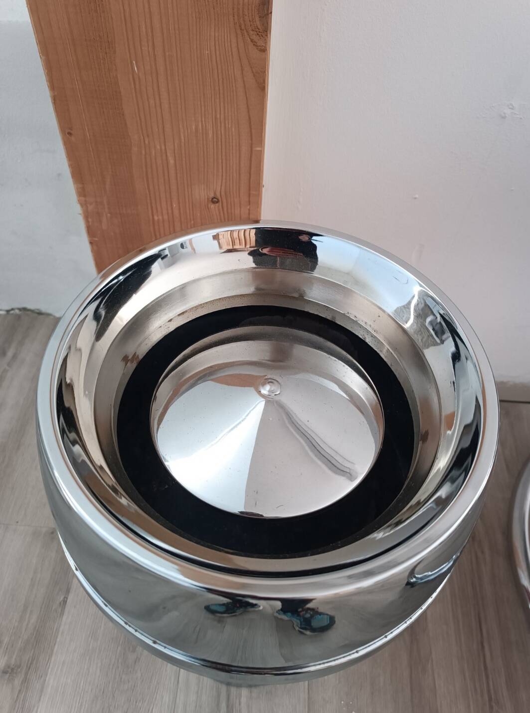 Space age floor ashtray by Maof (Fase) 1970s