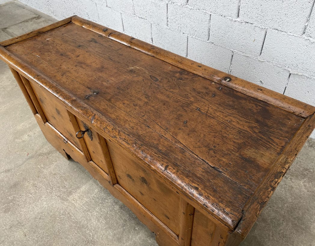 Ancien coffre de mariage savoyard - 18ème siècle