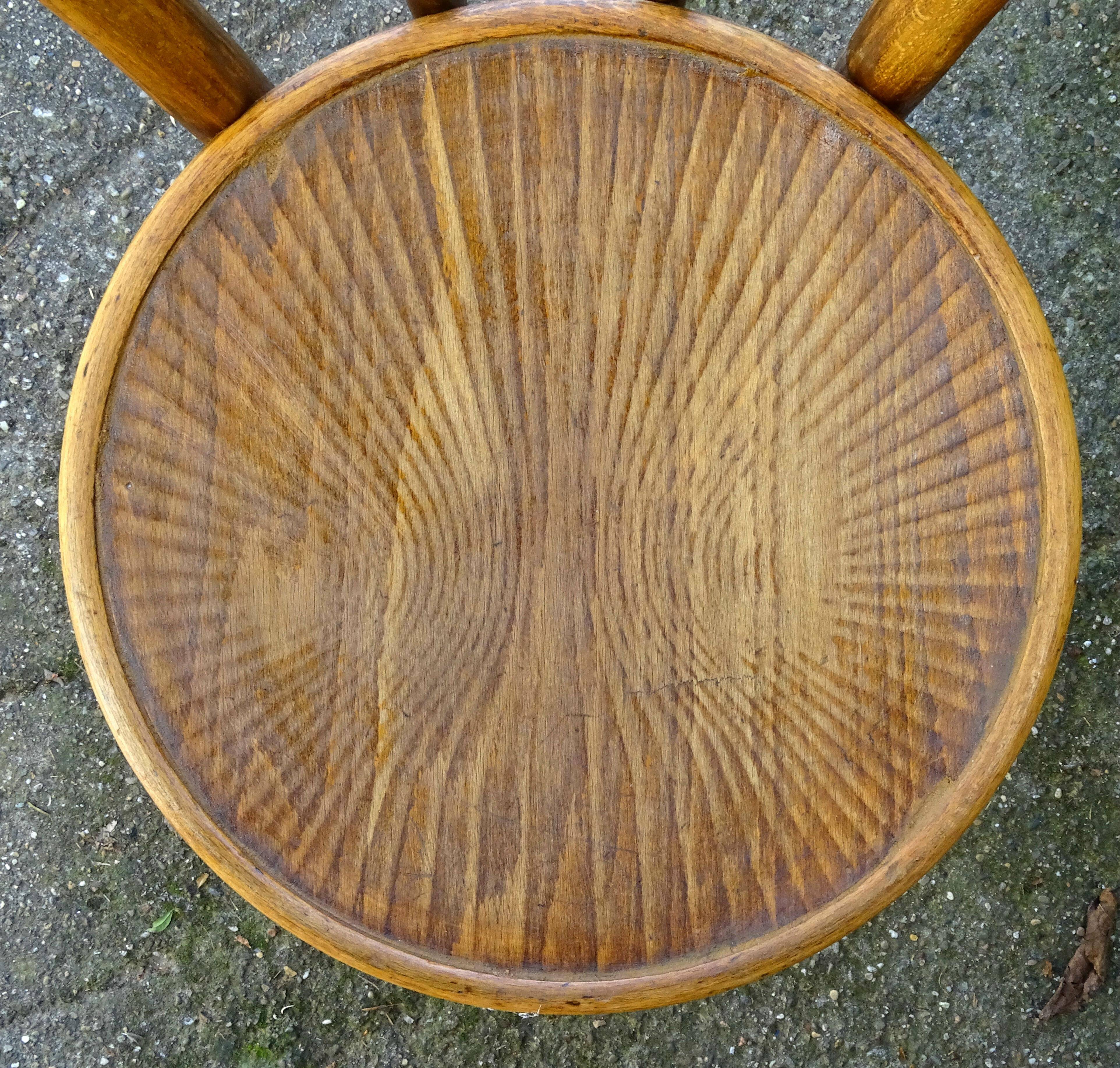 Set de 5 chaises N° 18 1/2 par Thonet, trés bistrot - 1930