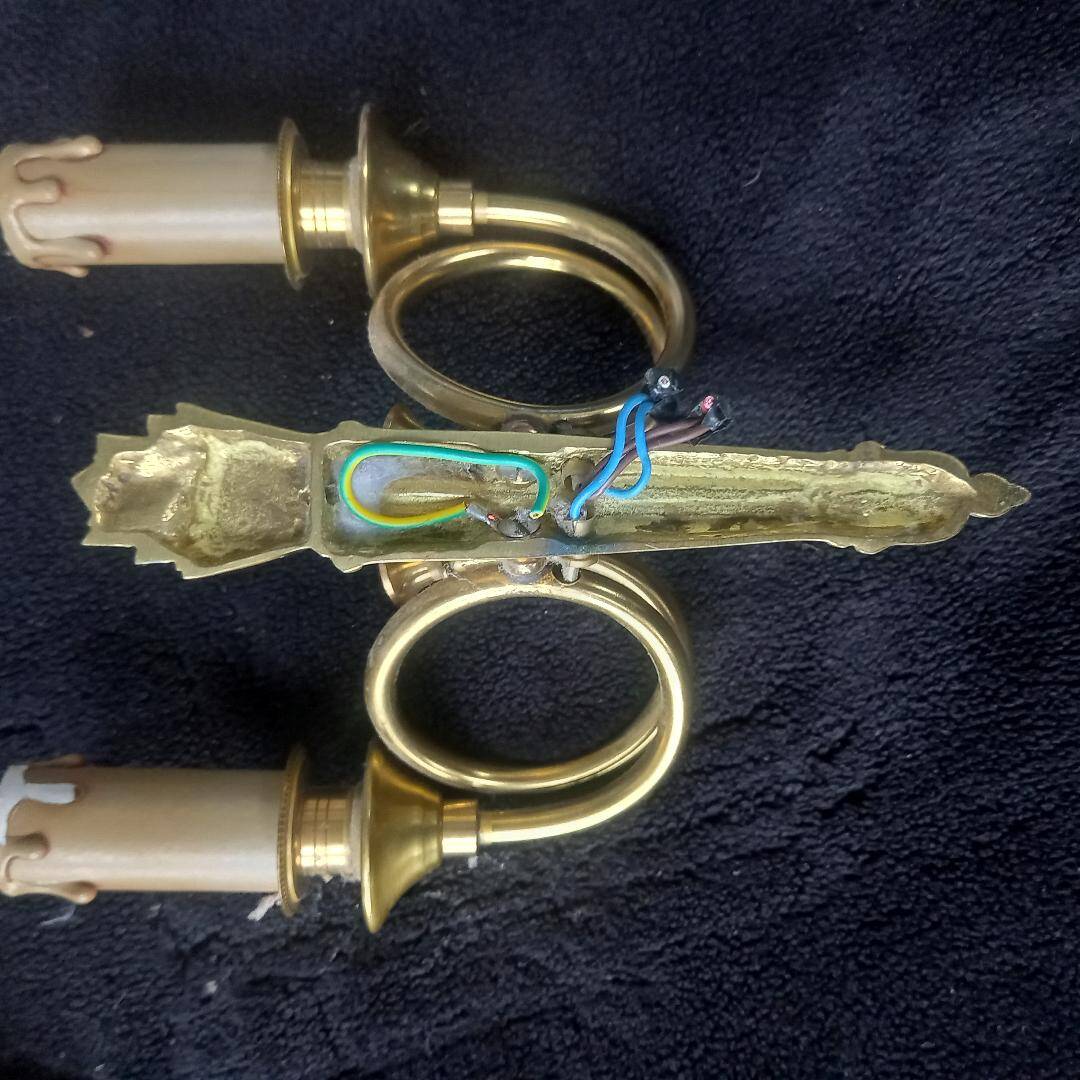 4 Empire style wall lights with hunting horns