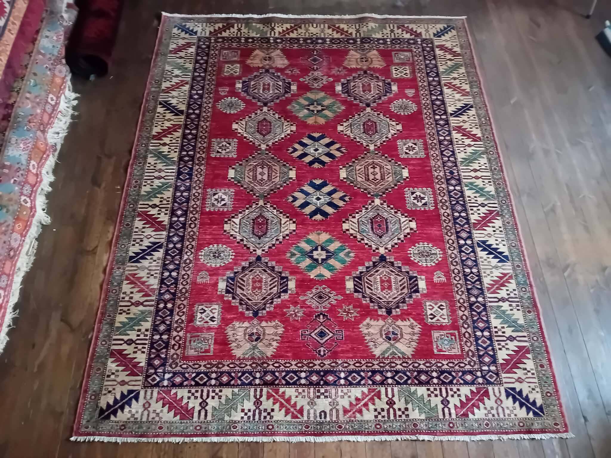 Handmade Pakistani Kazak rug 284x224cm