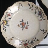 Pair of plates country flowers setting pattern earthenware