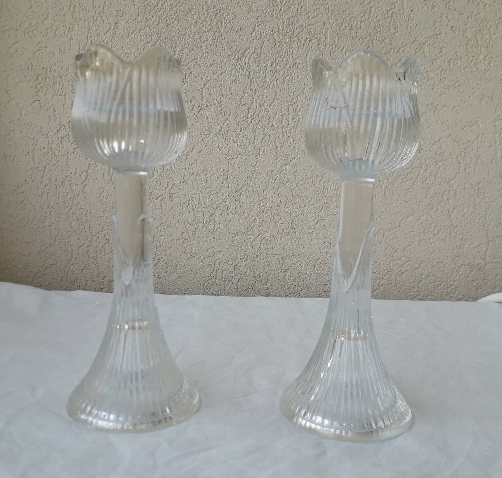 Paire de bougeoirs verre