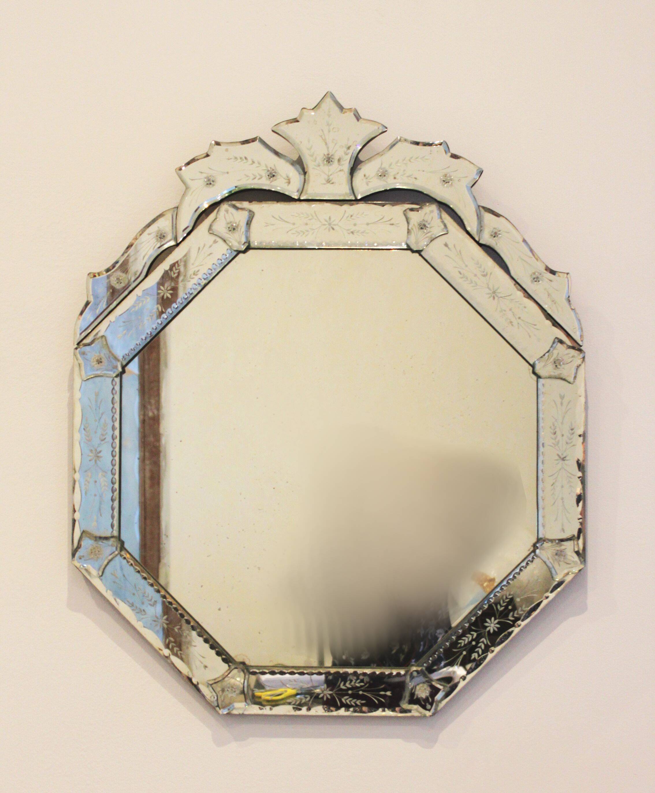 Octagonal Venetian mirror, 63x60cm.
