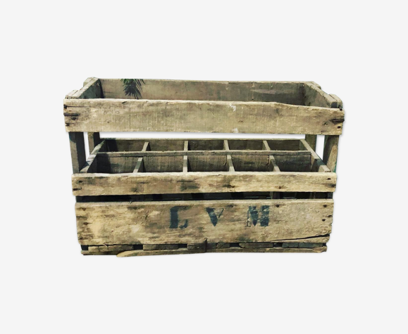 Ancien casier à bouteilles