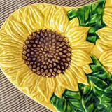 Dish sunflowers dabbling