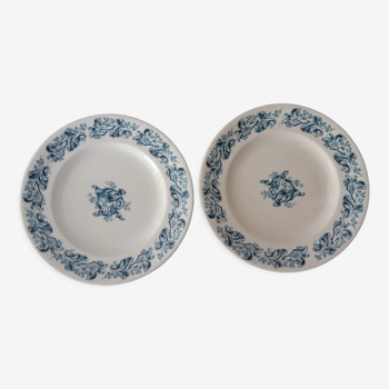 2 assiettes plates faience ancienne Longwy bleu décor russe 263102