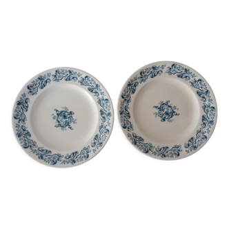 2 assiettes plates faience ancienne Longwy bleu décor russe 263102