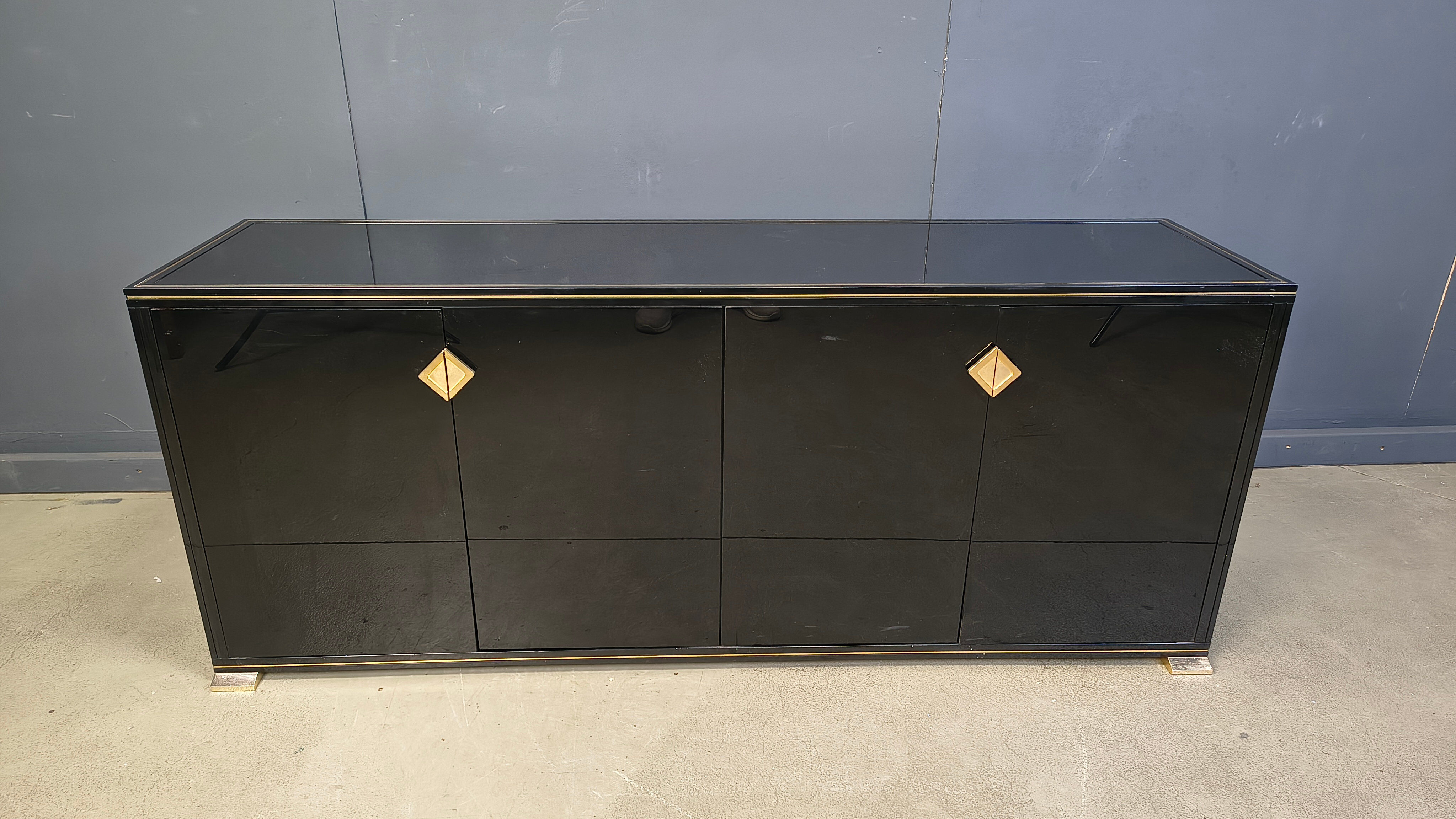Enfilade en laiton et laque par Pierre Vandel, années 1970