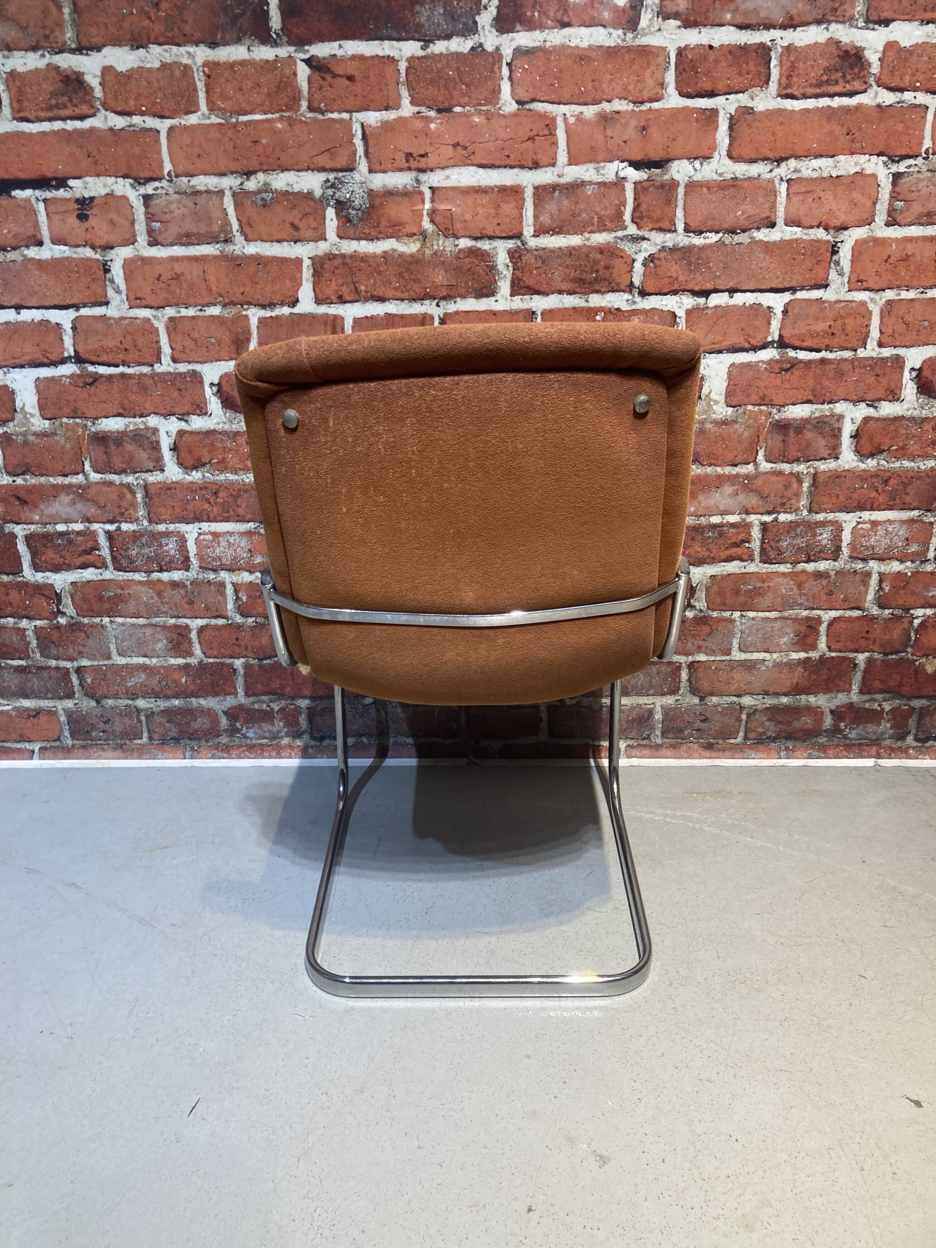 Suite of four Italian chairs in fabric and metal