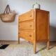 Commode vintage en bois clair à 3 tiroirs – Années 50 / 60