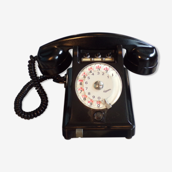 Téléphone vintage à cadran en bakélite