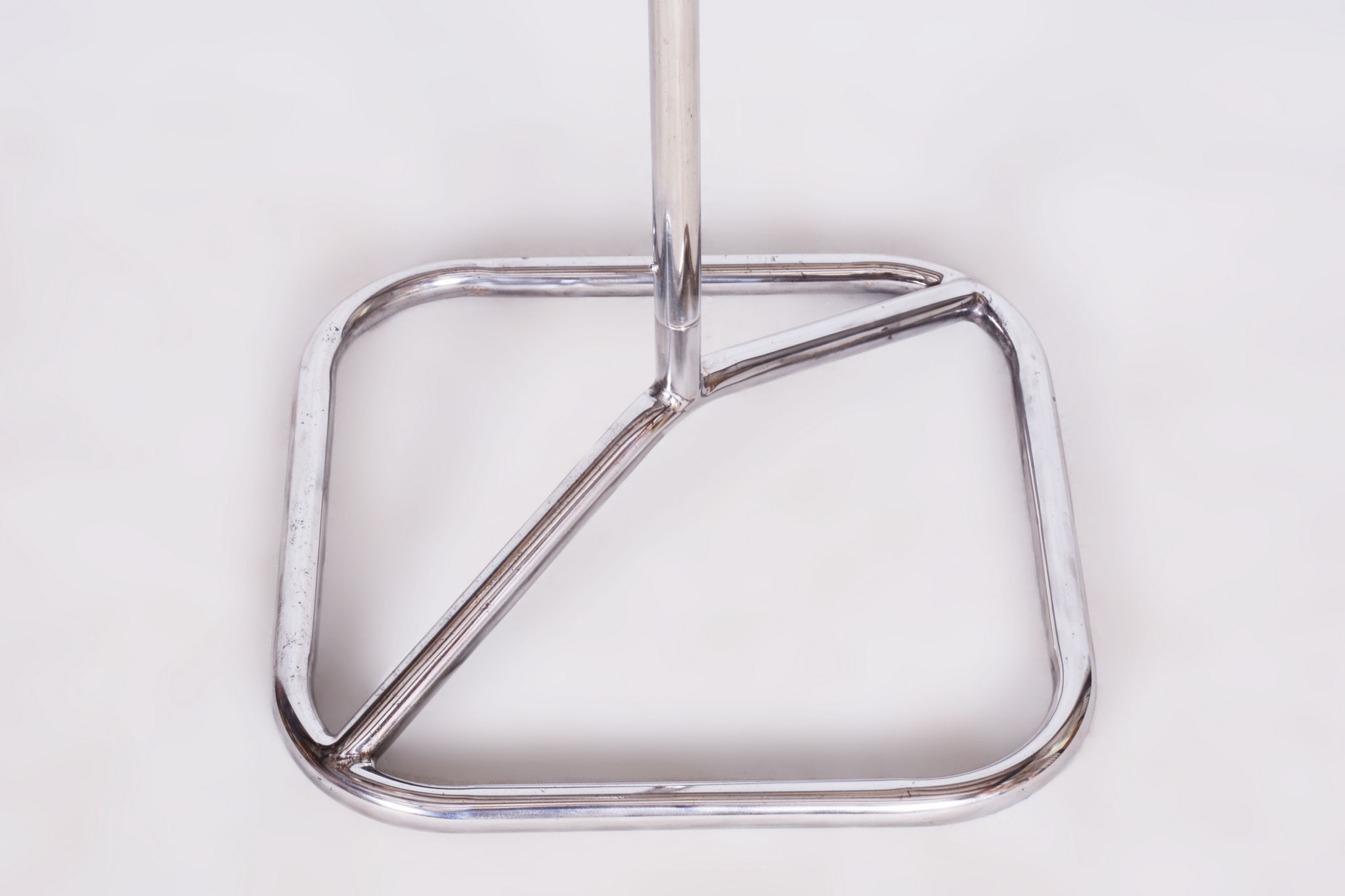 Portemanteau Bauhaus restauré, acier chromé, Tchéquie, années 1930