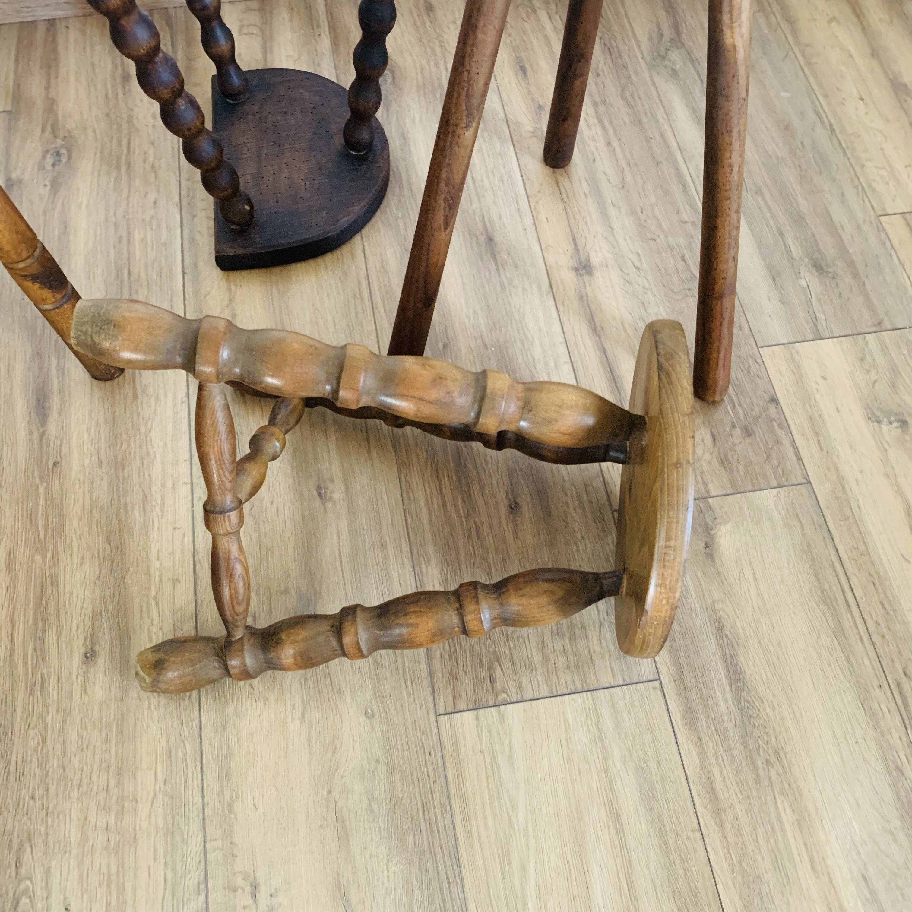 Ensemble de 4 tabourets tripodes
