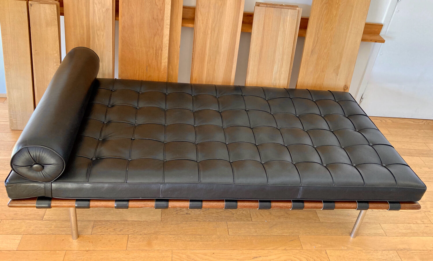 Daybed Barcelona Mies Van der Rohe daybed by Knoll