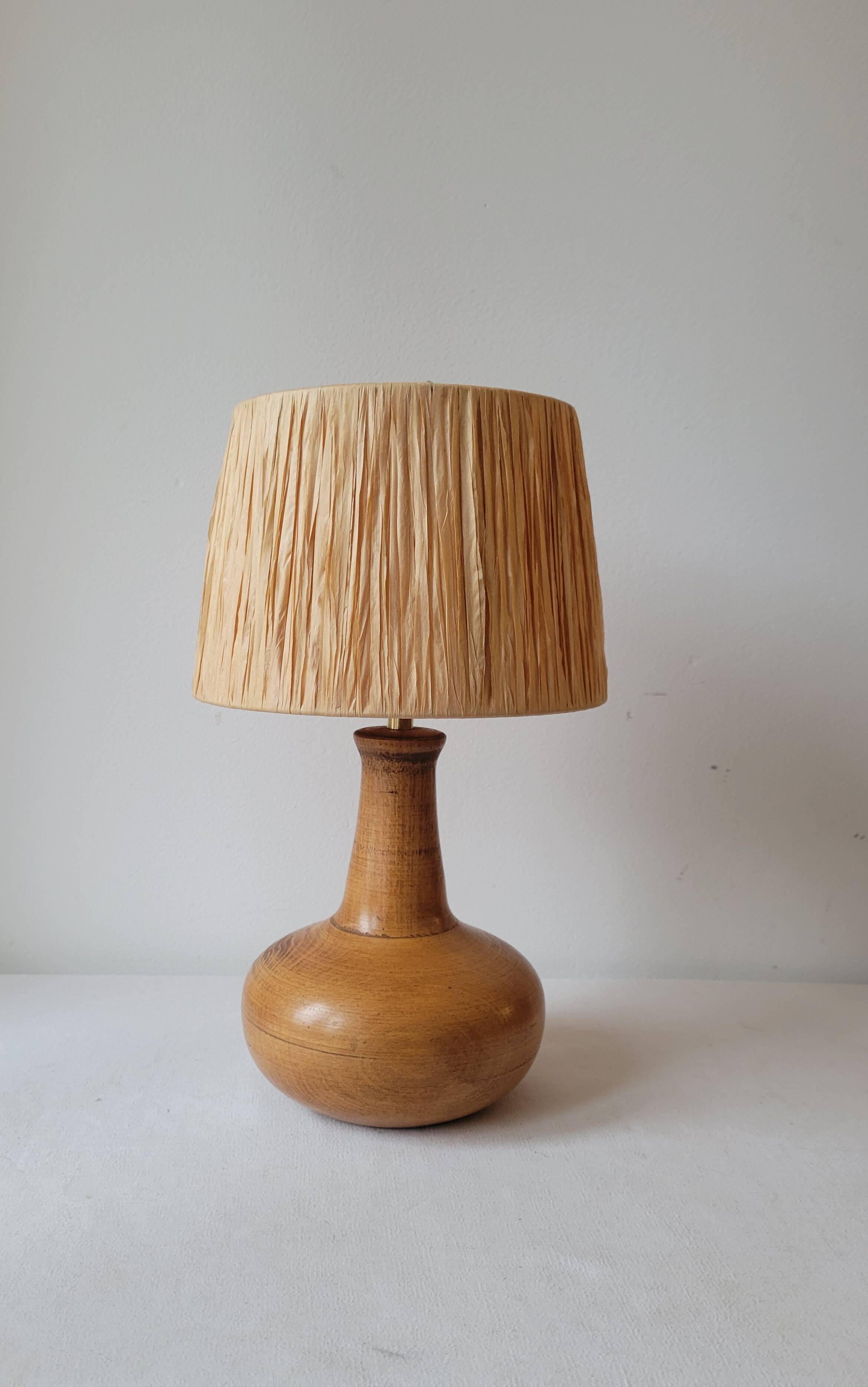 Wooden and raffia lamp