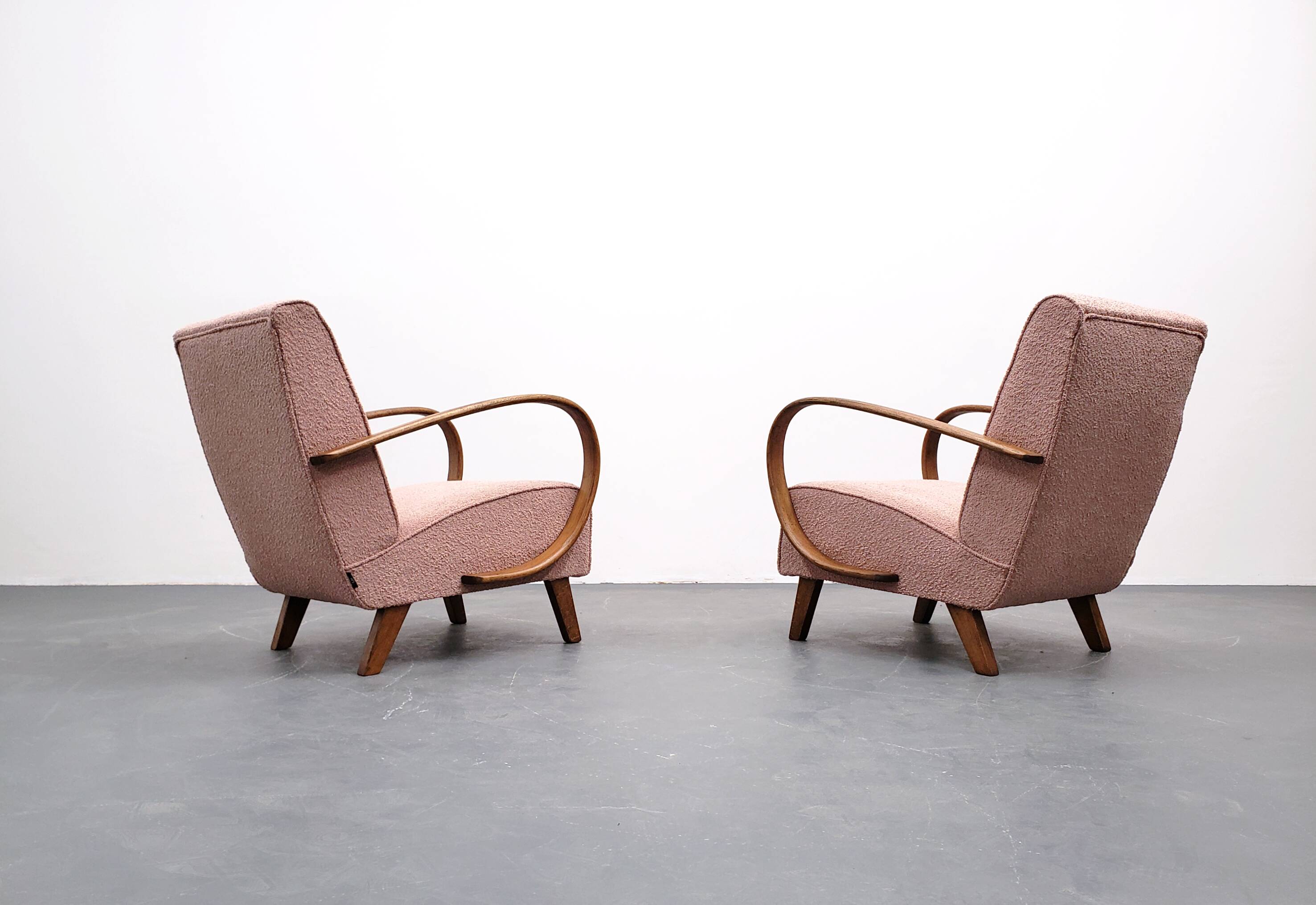 1930 Jindrich Halabala Bentwood Armchair in Pink Boucle
