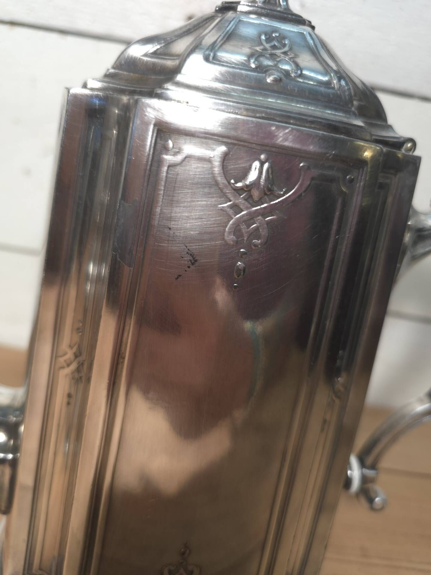 Service à café en métal argenté , cafetière et sucrier