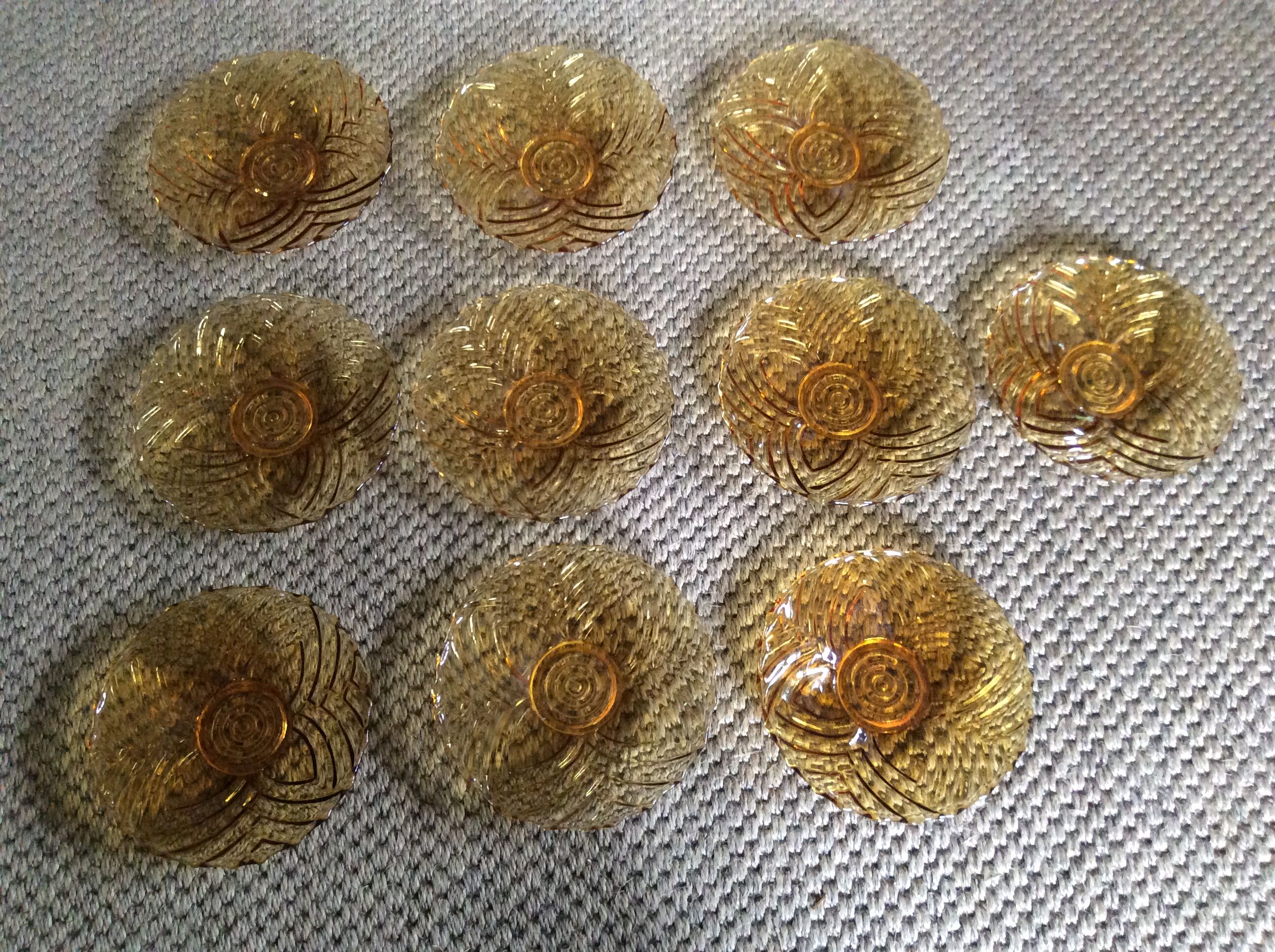 Series of 10 amber plates