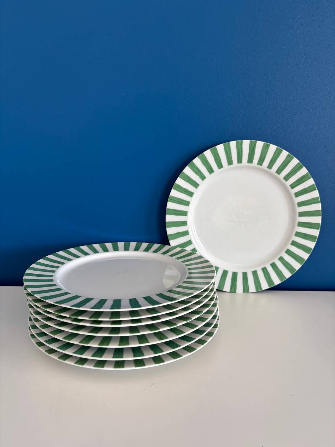 Set of 8 large Guy Degrenne flat plates, vintage green pareo model