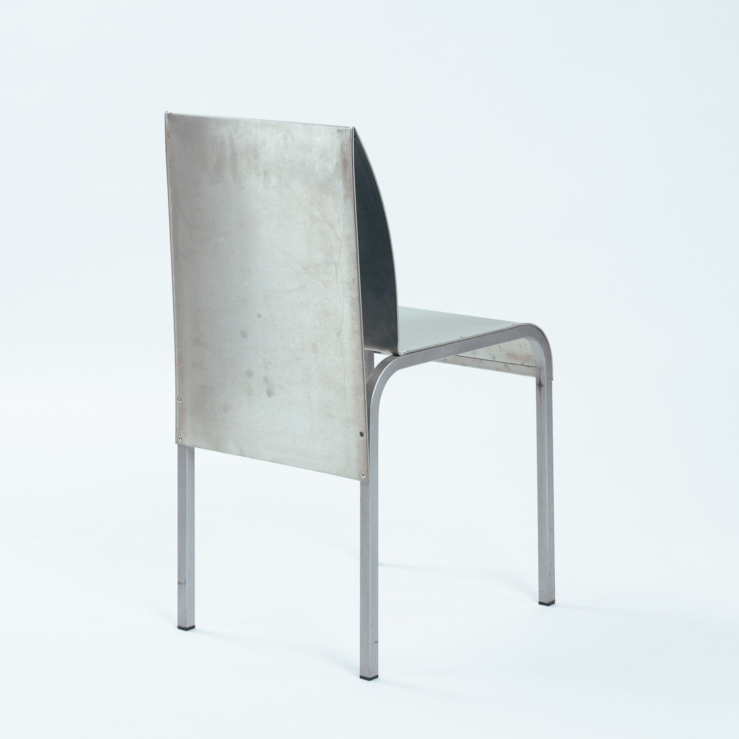 Ensemble de salle à manger sculptural postmoderne en aluminium et acier, Belgique, années 1980/90.