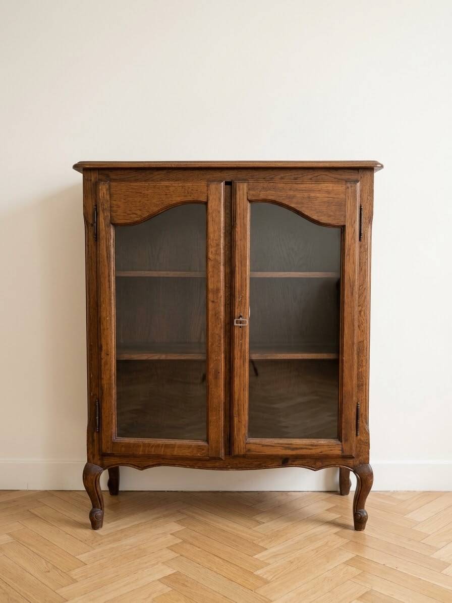 Small low Louis XV wooden display cabinet.
