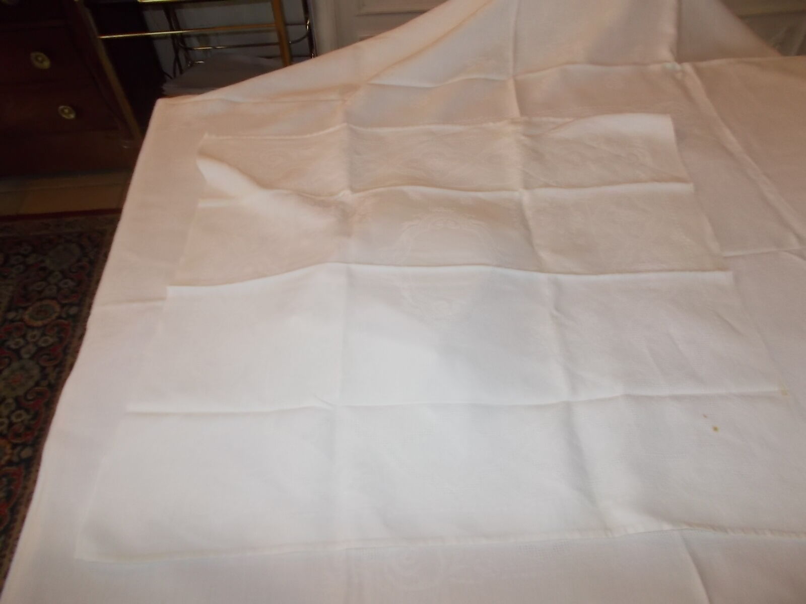 Damask tablecloth and napkins