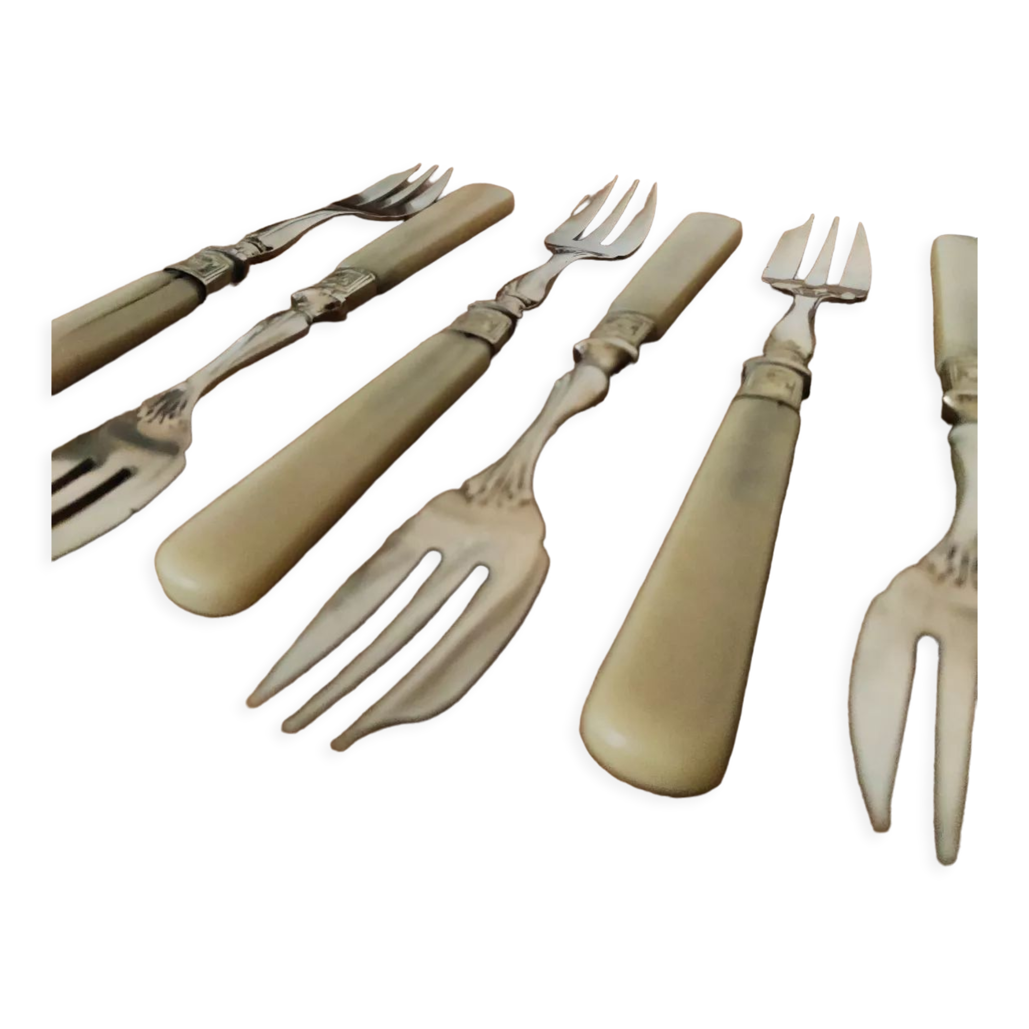 6 dessert forks