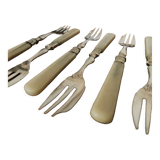 6 fourchettes à dessert