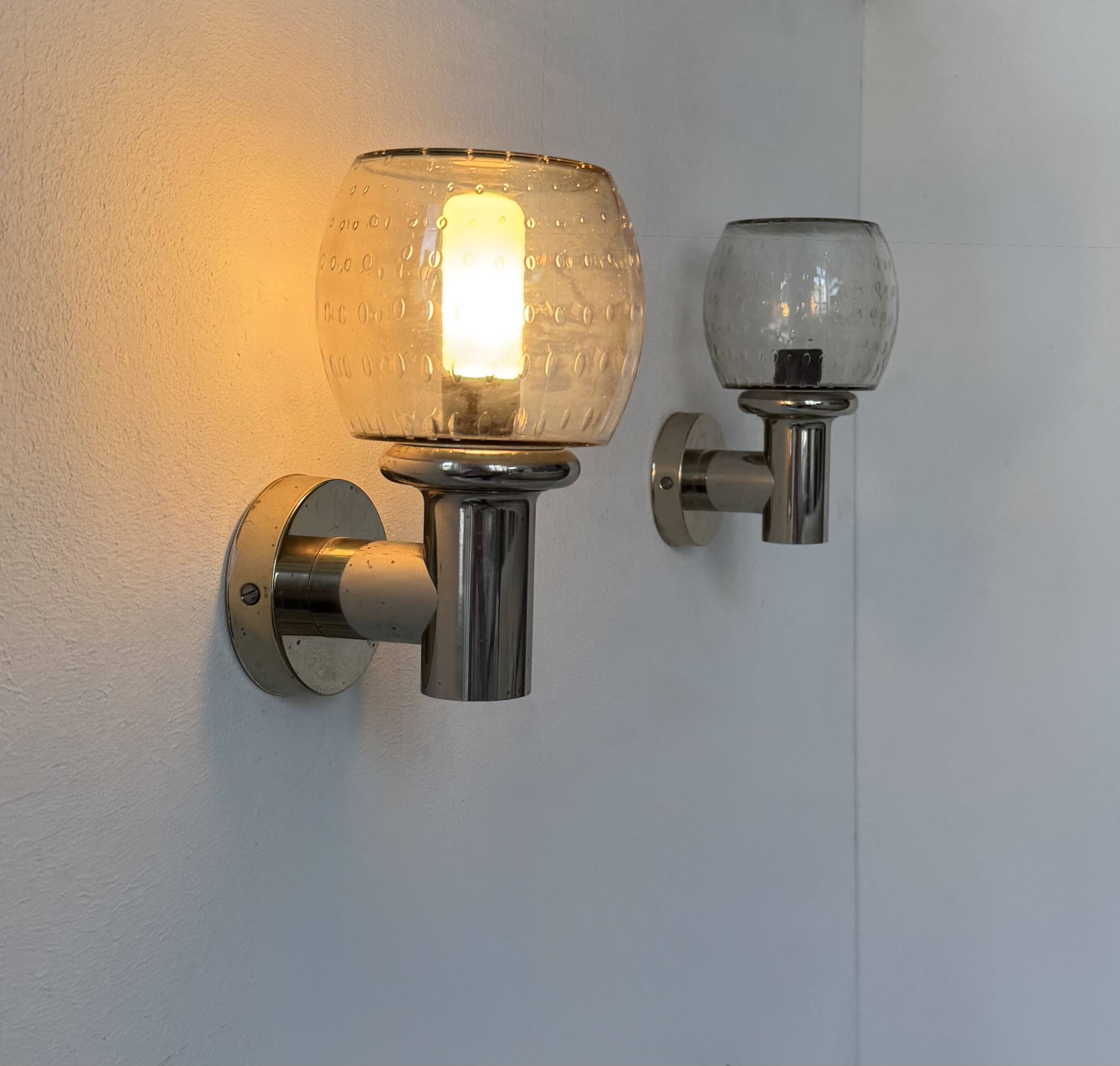 Pair of vintage wall lights, chromed metal and bubbled glass, France, 1960