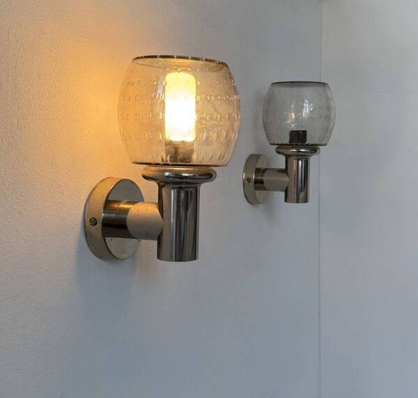 Paire d'appliques vintage, métal chromé et verre bullé, France, 1960