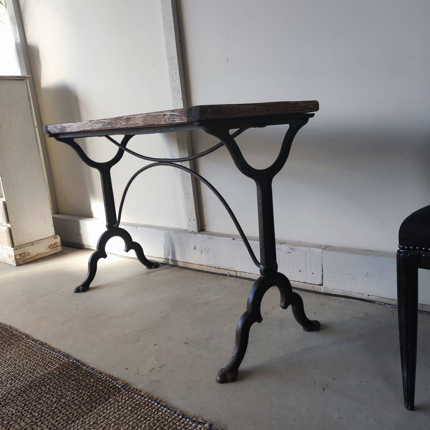Bistro table/wooden top with cast iron legs