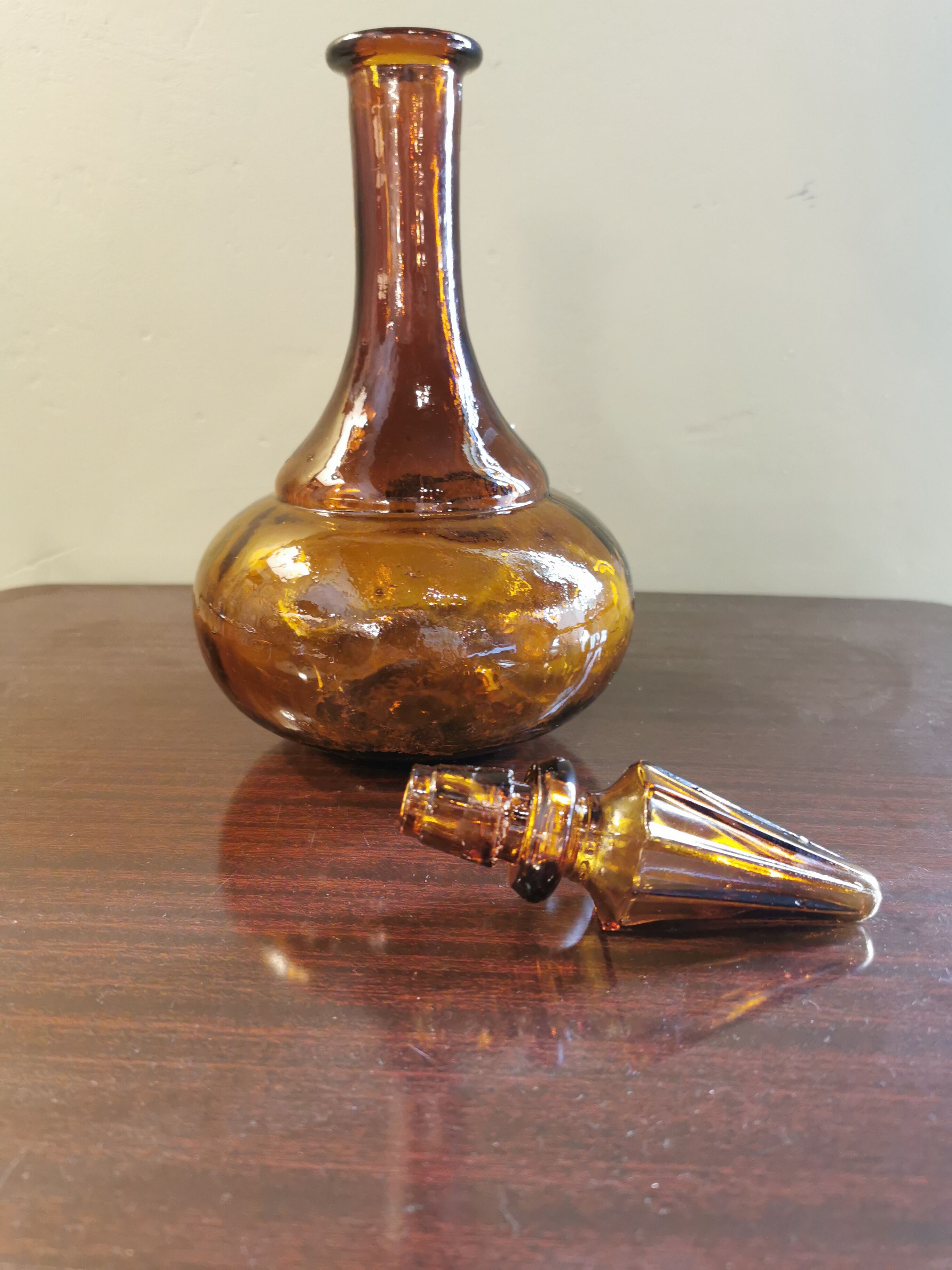Carafe vintage ronde couleur ambre