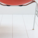 Chaise Eames produite par Herman Miller rouge