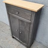 Extra furniture on oak industrial