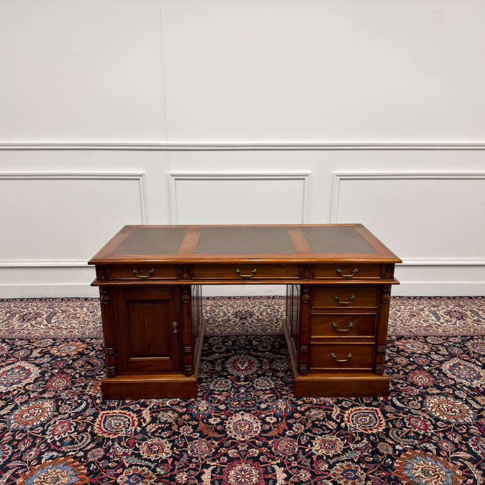 Classic English Desk Brown Leather